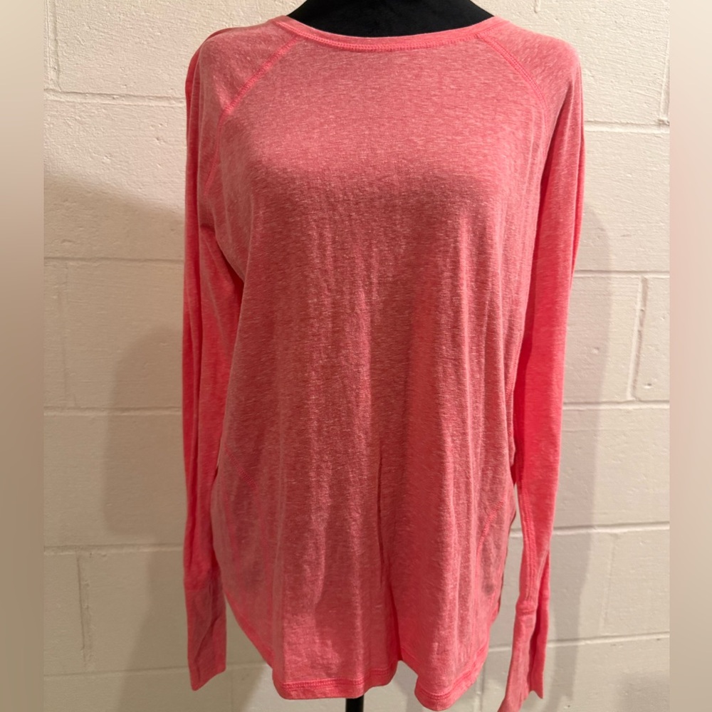Tek Gear DryTEK Watermelon Long Sleeve Hi-low T-Shirt with Thumbholes Size M